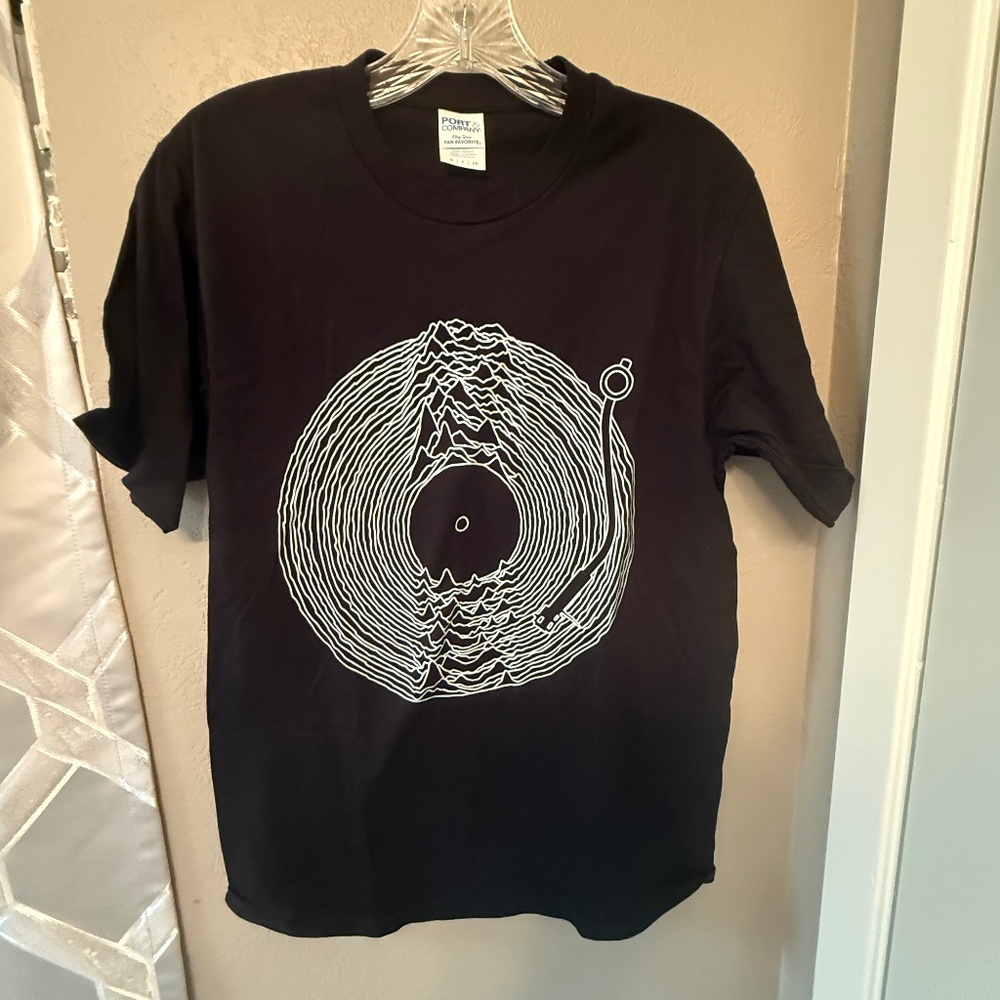Joy Division Unknown Pleasures Turntable T-Shirt
